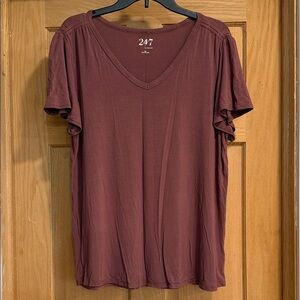 Maurices Short Sleeve V-Neck Tee in Wine